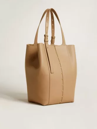 24/7 Bag North South i cappuccinofärgat läder med justerbara handtag