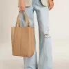 24/7 Bag North South i cappuccinofärgat läder med justerbara handtag