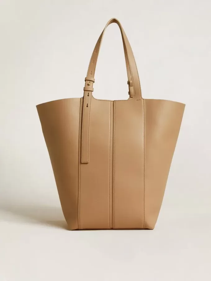 24/7 Bag North South i cappuccinofärgat läder med justerbara handtag
