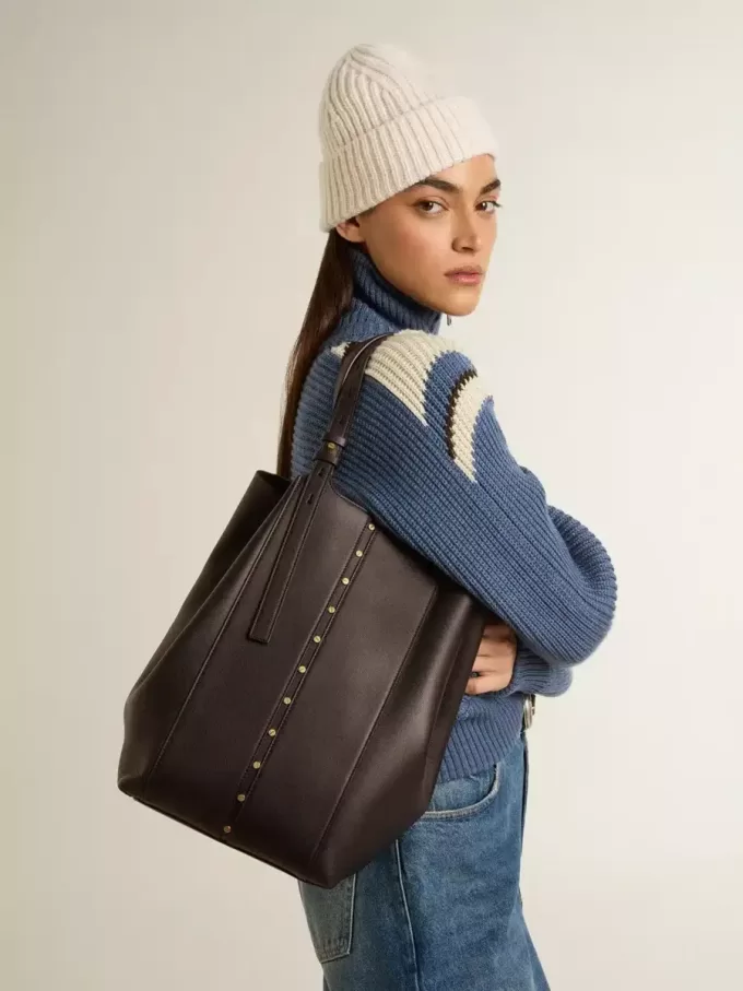 24/7 Bag North South i svart läder med justerbara handtag