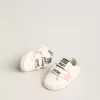 Baby Old School med rosa läderstjärna och silverfärgad läderflik på hälen Baby Old School med rosa läderstjärna och silverfärgad läderflik på hälen