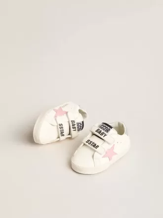 Baby Old School med rosa läderstjärna och silverfärgad läderflik på hälen