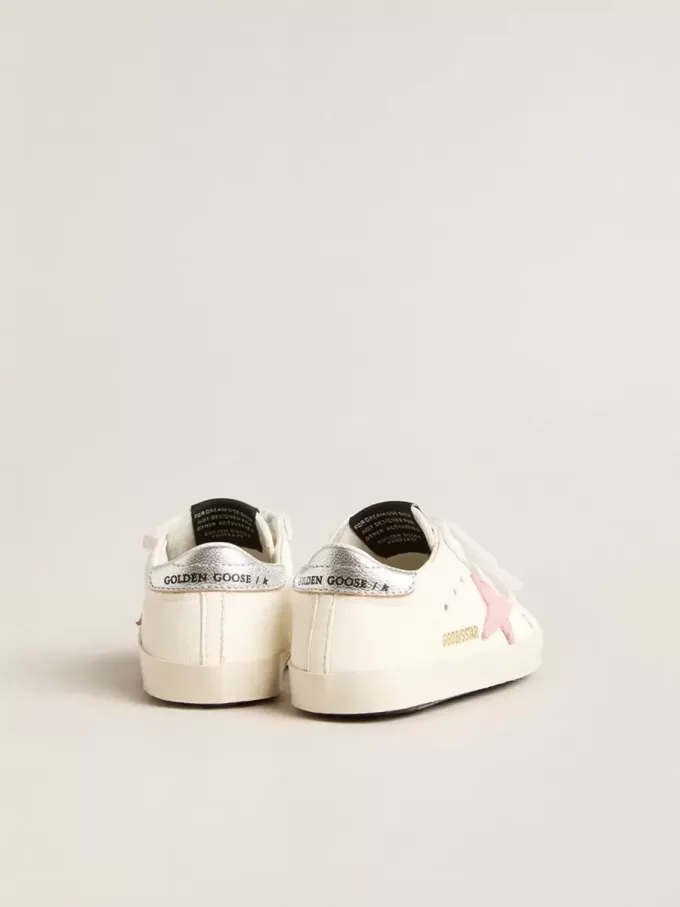 Baby Old School med rosa läderstjärna och silverfärgad läderflik på hälen Baby Old School med rosa läderstjärna och silverfärgad läderflik på hälen
