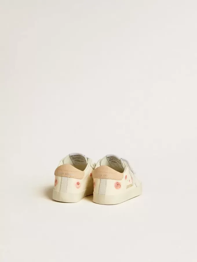 Baby School i nappaläder med rosa rosmotiv och vit mockastjärna Baby School i nappaläder med rosa rosmotiv och vit mockastjärna