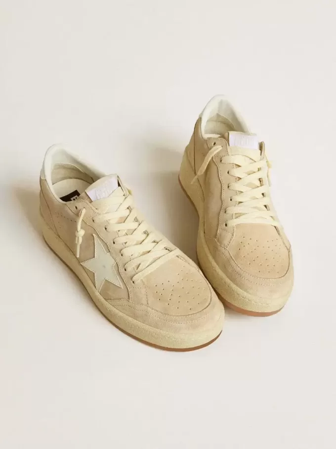 Ball Star för damer i beige mocka med vit läderstjärna och hälflik