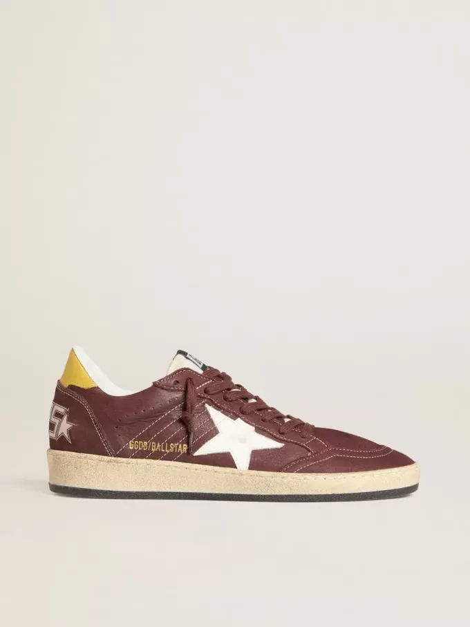 Ball Star för damer i chokladbrunt nubuck med läderstjärna och hälflik Ball Star för damer i chokladbrunt nubuck med läderstjärna och hälflik