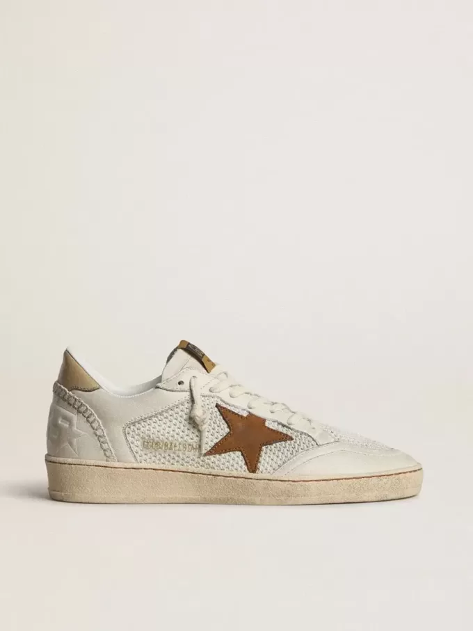 Ball Star för damer i vit nappa och mesh med tobaksfärgad nubuckstjärna och beige hälflik Ball Star för damer i vit nappa och mesh med tobaksfärgad nubuckstjärna och beige hälflik