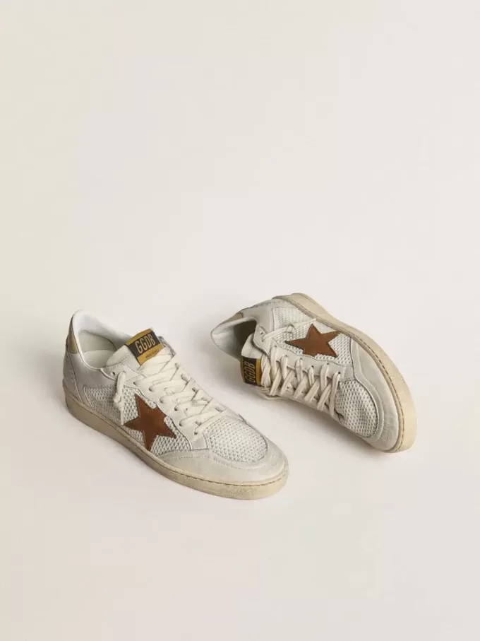 Ball Star för damer i vit nappa och mesh med tobaksfärgad nubuckstjärna och beige hälflik Ball Star för damer i vit nappa och mesh med tobaksfärgad nubuckstjärna och beige hälflik