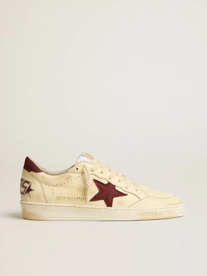 Ball Star för herr i beige nappa med burgundy mesh-stjärna och hälflik Ball Star för herr i beige nappa med burgundy mesh-stjärna och hälflik