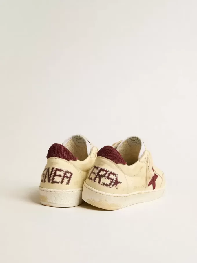 Ball Star för herr i beige nappa med burgundy mesh-stjärna och hälflik Ball Star för herr i beige nappa med burgundy mesh-stjärna och hälflik