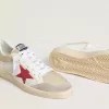 Ball Star i nylon och vitt mesh med röd nylonstjärna och vit läderflik på hälen Ball Star i nylon och vitt mesh med röd nylonstjärna och vit läderflik på hälen