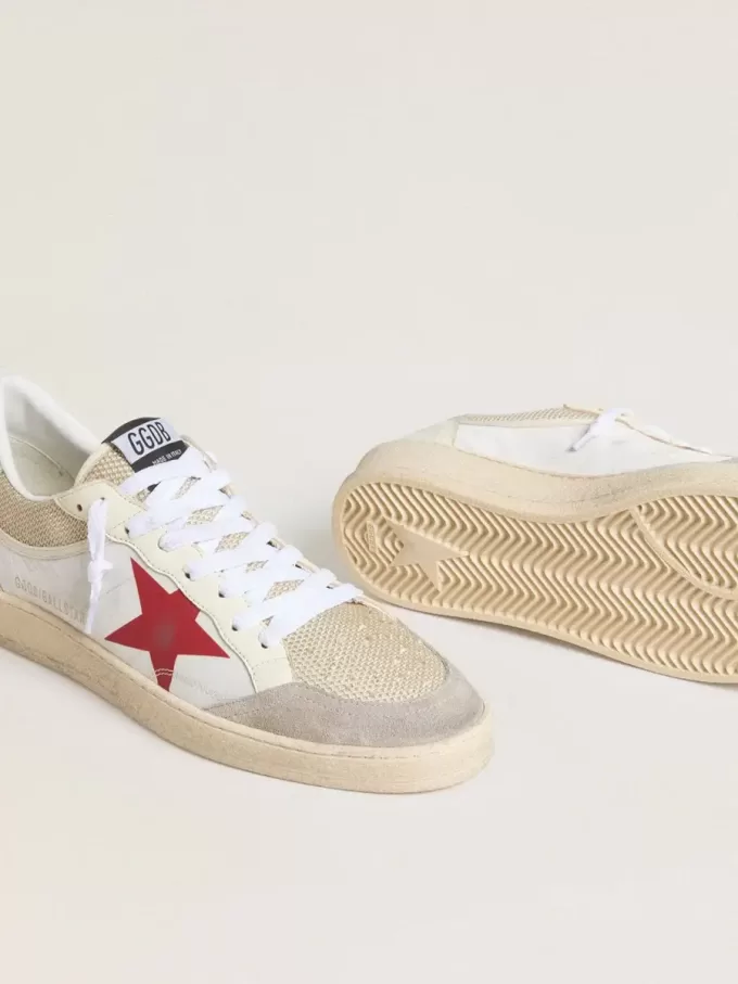 Ball Star i nylon och vitt mesh med röd nylonstjärna och vit läderflik på hälen Ball Star i nylon och vitt mesh med röd nylonstjärna och vit läderflik på hälen