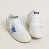 Ball Star med ljusblå läderstjärna och silverfolierad läderhälflik Ball Star med ljusblå läderstjärna och silverfolierad läderhälflik