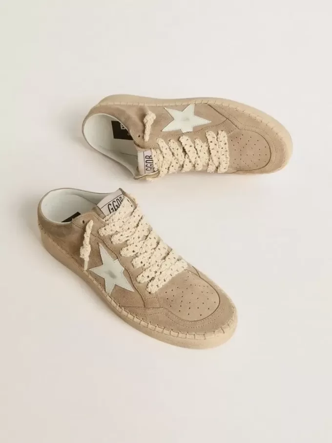 Ball Star Sabot för damer i beige mocka med vit läderstjärna Ball Star Sabot för damer i beige mocka med vit läderstjärna