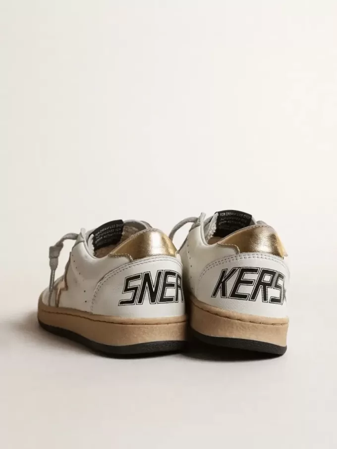 Ball Star Young med guldmetallisk läderstjärna och hälflik Ball Star Young med guldmetallisk läderstjärna och hälflik