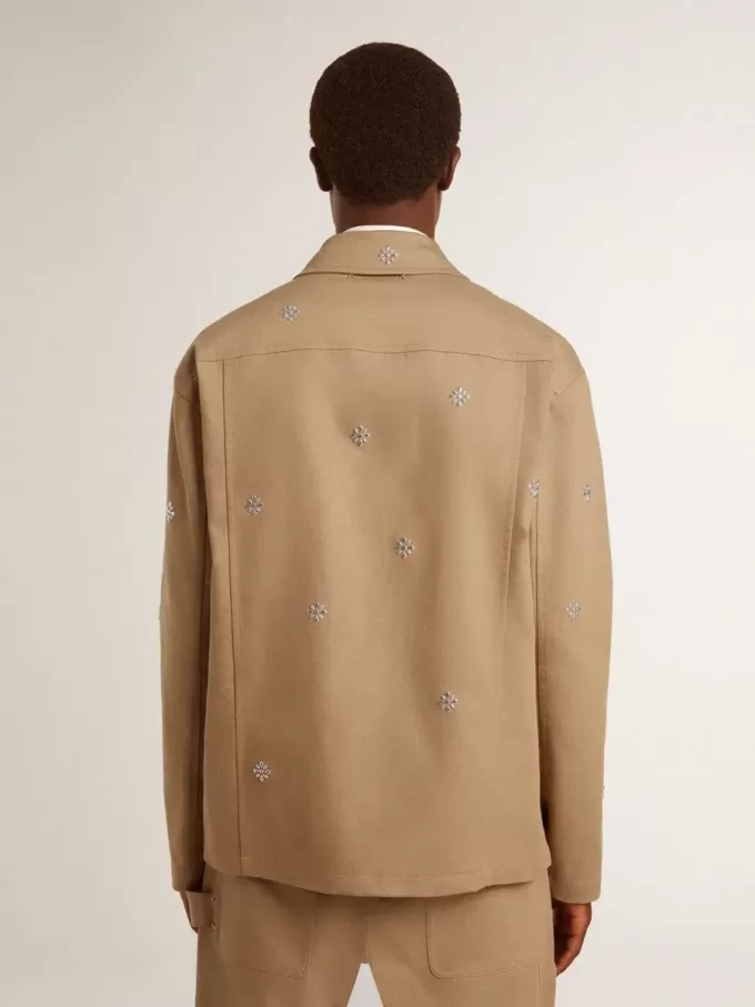 Beige jacka för herr med blommig brodyr och hel dragkedja
