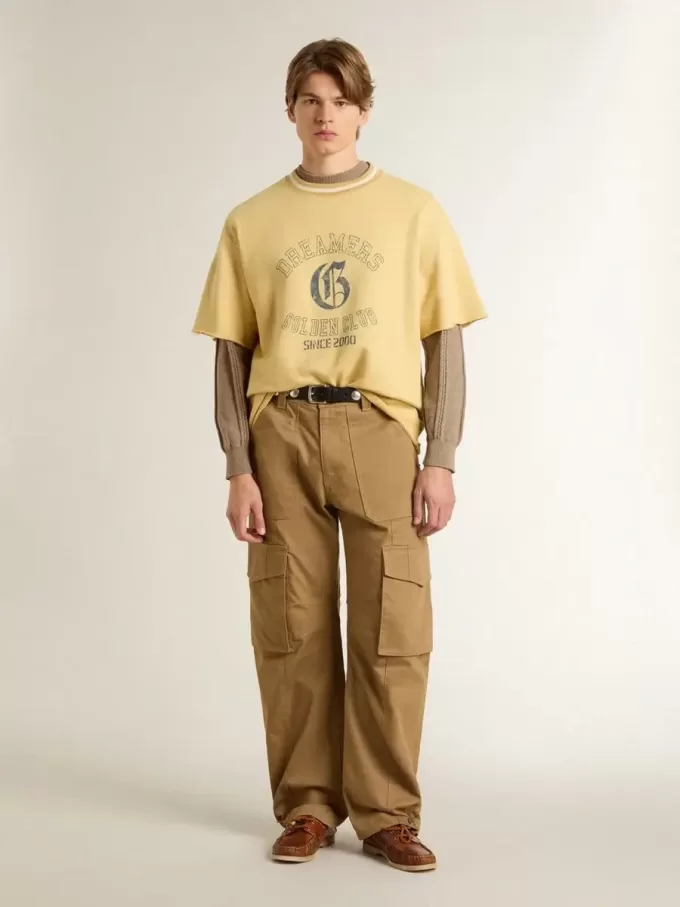 Beige tröja för herr med broderat logo Beige tröja för herr med broderat logo