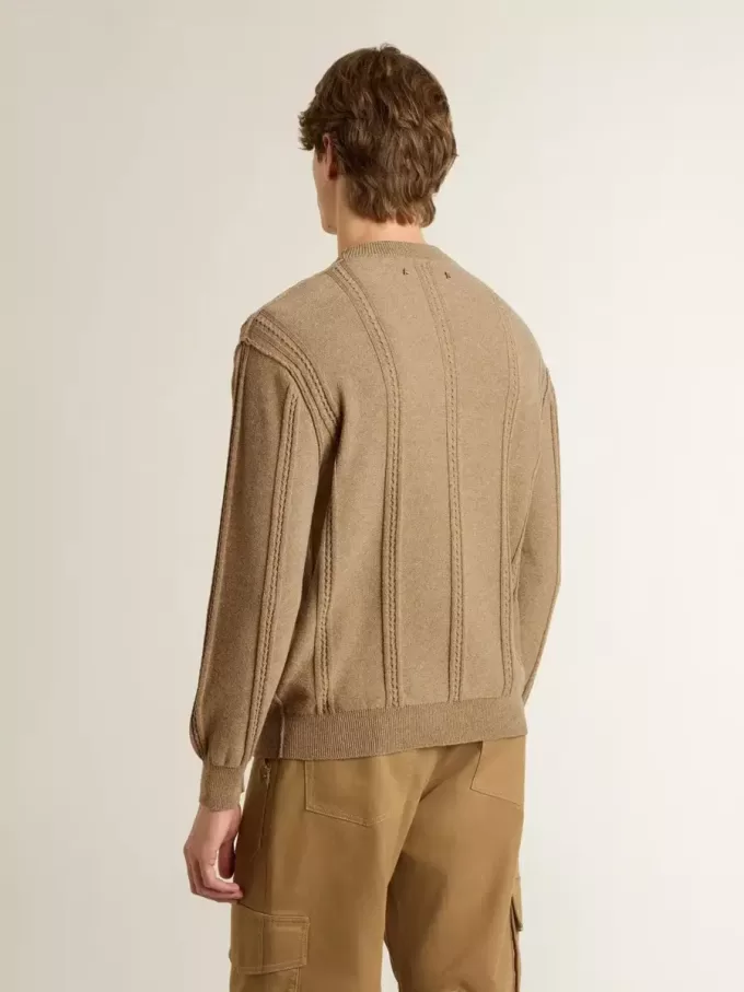 Beige tröja för herr med broderat logo Beige tröja för herr med broderat logo