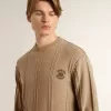 Beige tröja för herr med broderat logo Beige tröja för herr med broderat logo