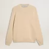 Beige tröja med rund hals för herr med ”Golden”-text på ryggen Beige tröja med rund hals för herr med ”Golden”-text på ryggen