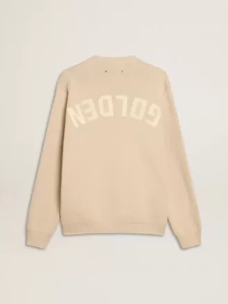 Beige tröja med rund hals för herr med ”Golden”-text på ryggen