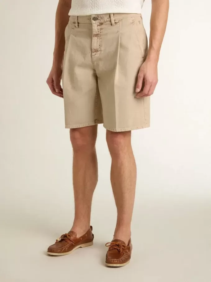 Bermudashorts för herr i beige denim med slitna detaljer