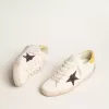 Biobaserade Super-Star för damer med röd glitterstjärna och läderflik på hälen Biobaserade Super-Star för damer med röd glitterstjärna och läderflik på hälen