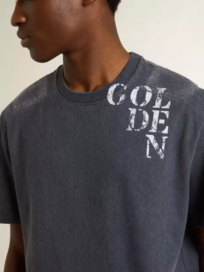 Blå T-shirt för herr med vitt tryck