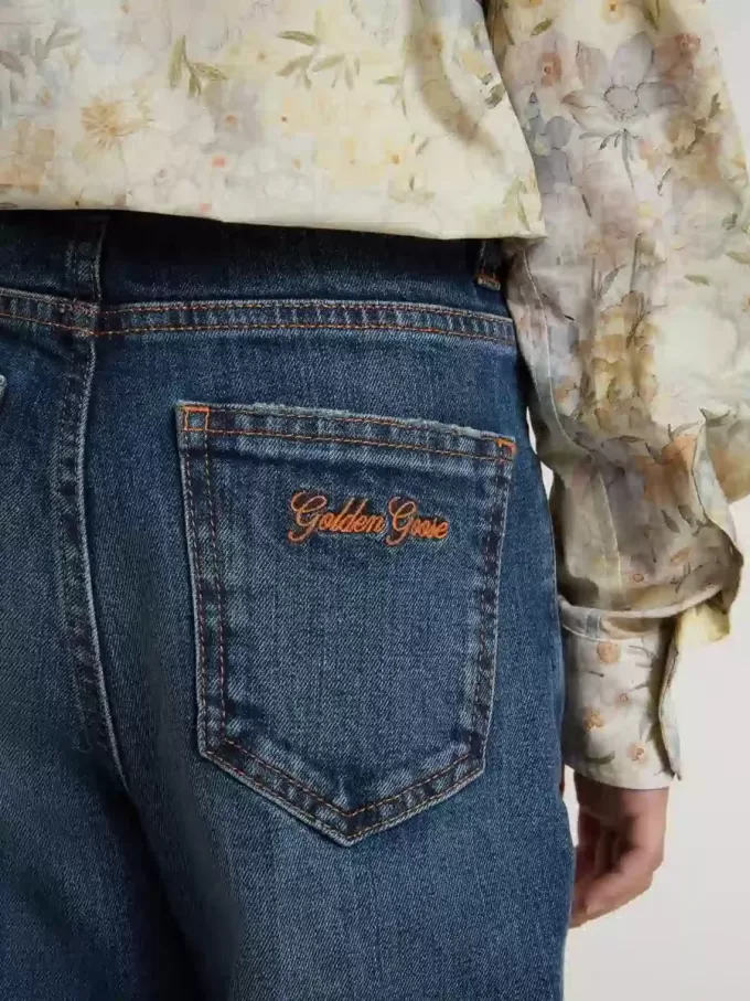 Bootcut-jeans för flickor med medium tvätt och broderi Bootcut-jeans för flickor med medium tvätt och broderi