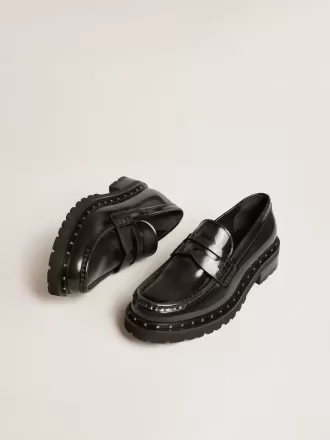 Chunky loafers för damer i svart läder med nitar