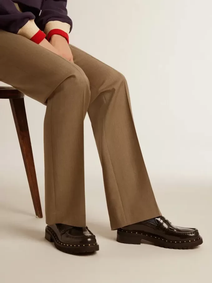 Chunky loafers för damer i svart läder med nitar