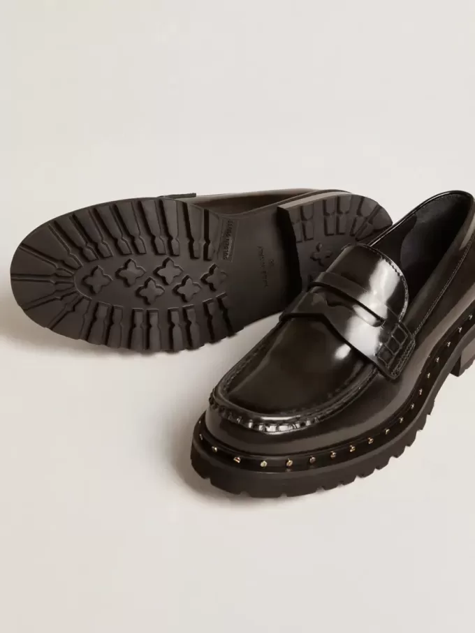 Chunky loafers för damer i svart läder med nitar