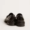 Chunky loafers för damer i svart läder med nitar