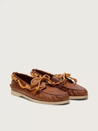 Cruise-loafers för herr i tobaksfärgat läder med orange vandringssnören