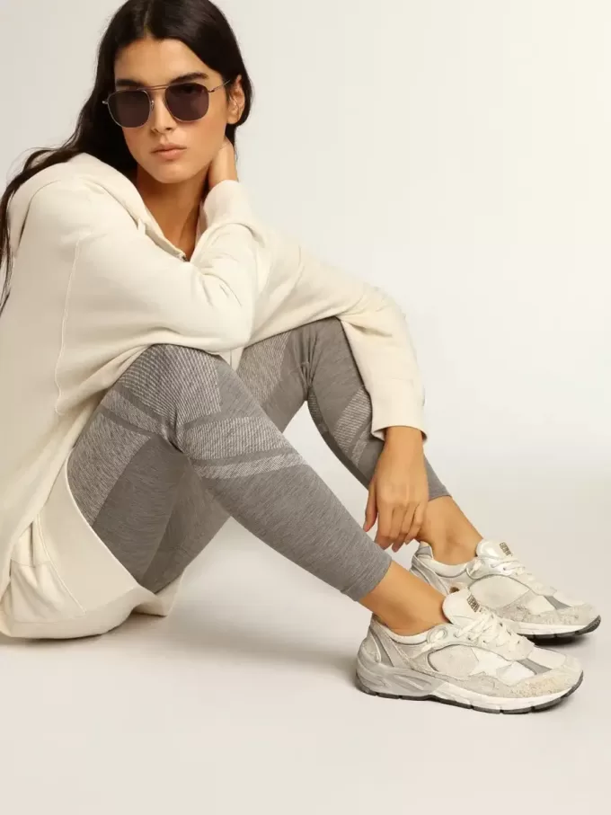 Dad-Star för damer i vitt mesh och mocka