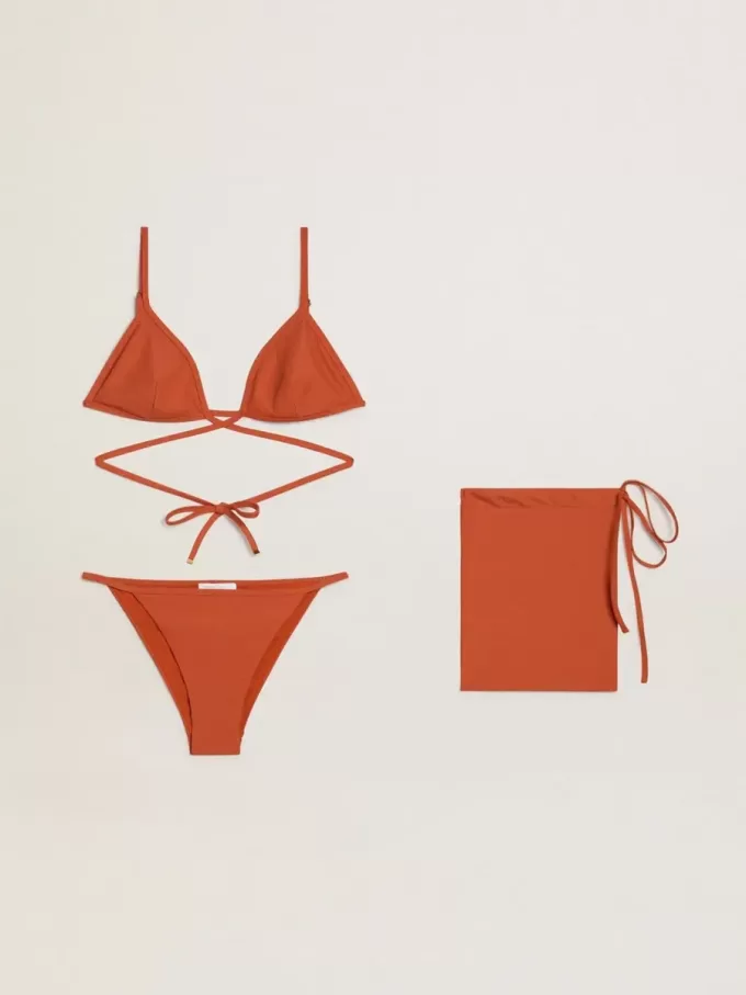 Dam-bikini i tegelröd ribbad jersey med snörning och gulddetaljer