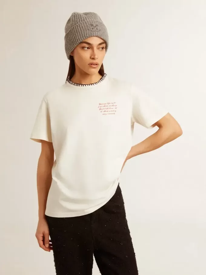 Dam-T-shirt i åldrad vit bomull med handbroderi