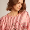 Dam-T-shirt med vita och röda ränder och broderi på framsidan Dam-T-shirt med vita och röda ränder och broderi på framsidan
