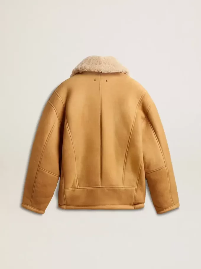 Damjacka i fårskinn med bred krage i shearling