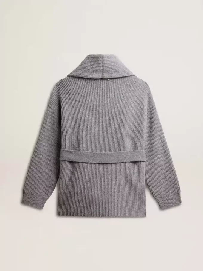 Damkofta i grå melerad ull med broderi på framsidan Damkofta i grå melerad ull med broderi på framsidan