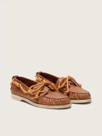 Damloafers i tobaksfärgat läder med orange vandringsskosnören