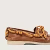 Damloafers i tobaksfärgat läder med orange vandringsskosnören Damloafers i tobaksfärgat läder med orange vandringsskosnören