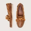 Damloafers i tobaksfärgat läder med orange vandringsskosnören Damloafers i tobaksfärgat läder med orange vandringsskosnören