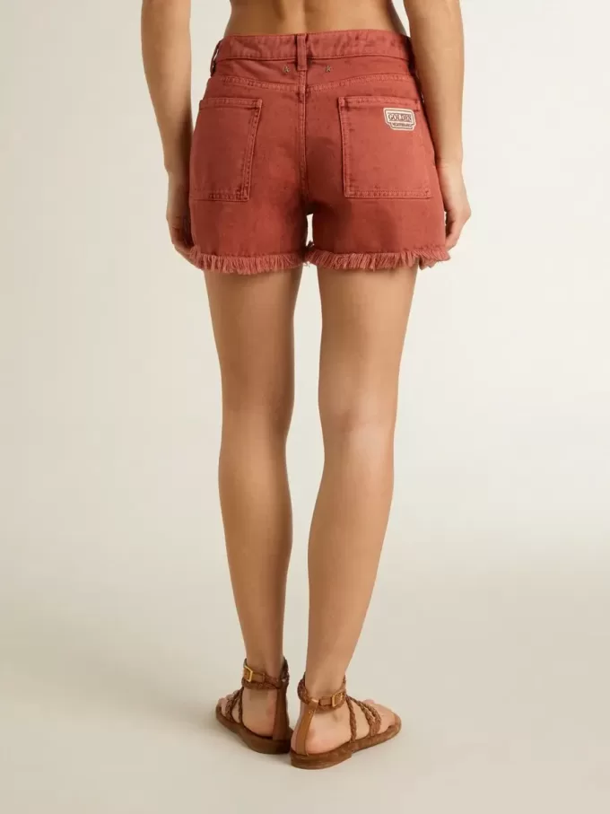 Damshorts i tegelröd denim med broderi Golden Mediterraneo Damshorts i tegelröd denim med broderi Golden Mediterraneo