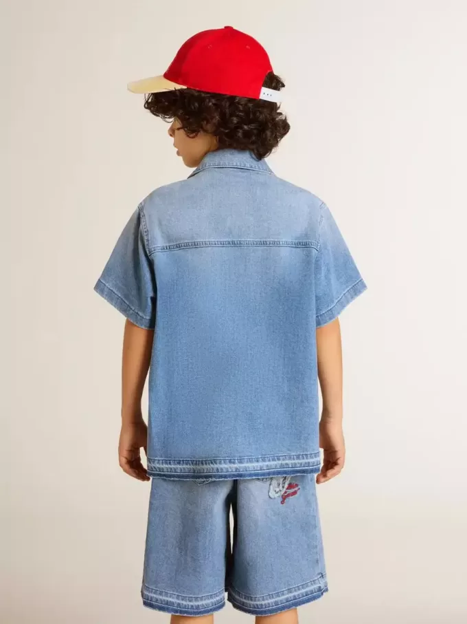 Denimshorts för barn med broderi på baksidan Denimshorts för barn med broderi på baksidan