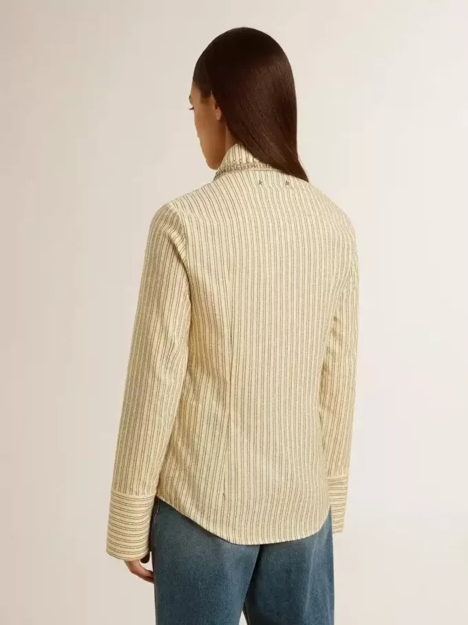 Ecru skjorta med ränder och broderade kristaller Ecru skjorta med ränder och broderade kristaller