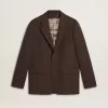 Enkelknäppt blazer för herr i mörkbrunt ulltyg med tunt randmönster Enkelknäppt blazer för herr i mörkbrunt ulltyg med tunt randmönster