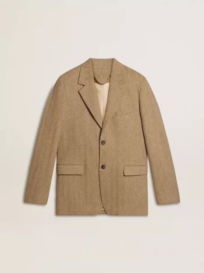 Enknäppt blazer för herr i sandfärgad linneblandning med chevronmönster. Enknäppt blazer för herr i sandfärgad linneblandning med chevronmönster.