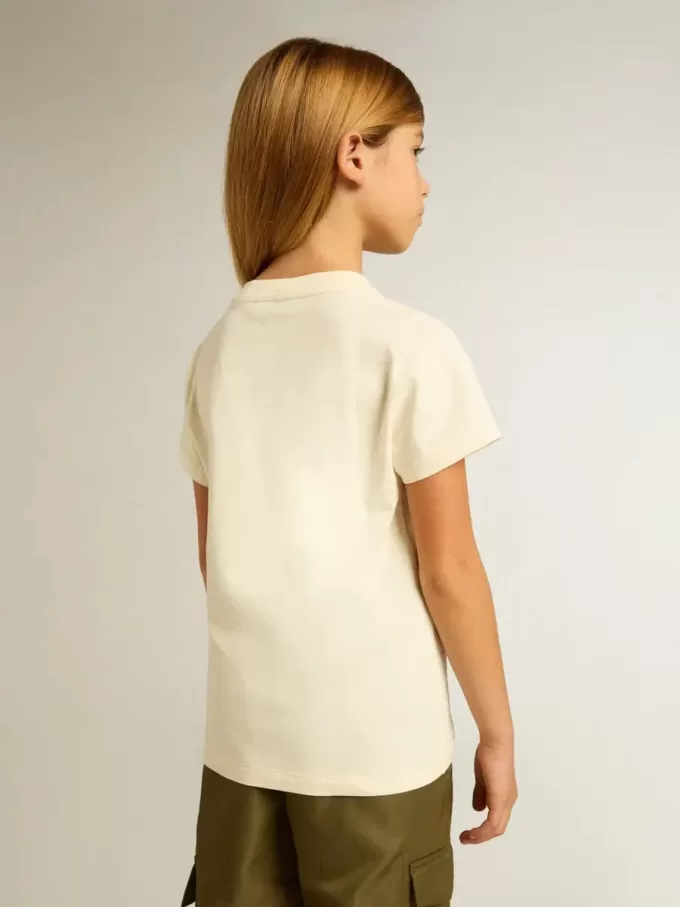 Flick-T-shirt i bomull i slitet vitt med röd brodyr på bröstet