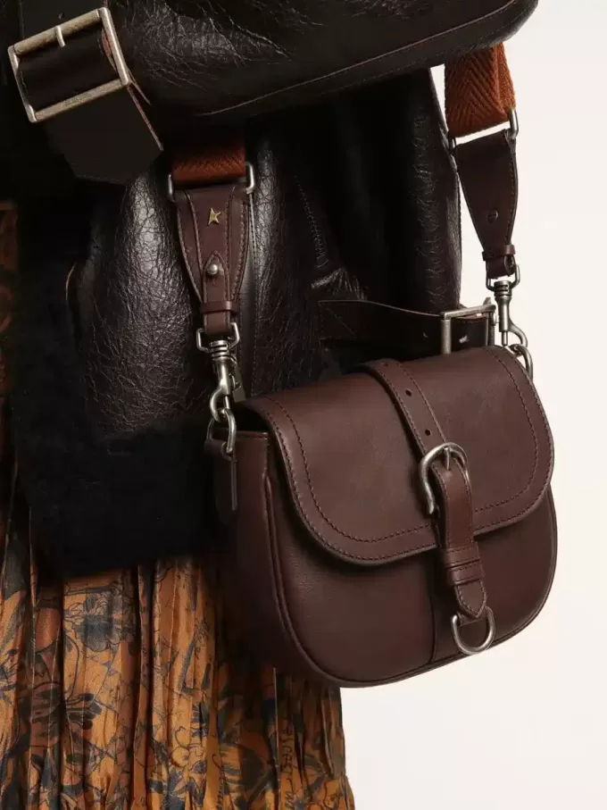 Francis Bag för damer, liten, i mörkbrunt läder Francis Bag för damer, liten, i mörkbrunt läder